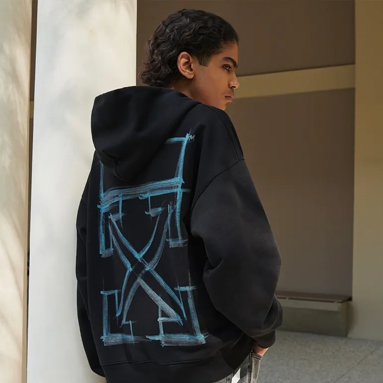 ♻️💯Upper body reference model picture❤️Top tested version 2022OFF OW WHITE new blue chalk marker depicting arrow loose trendy brand unisex casual autumn and winter hoodie sweatshirt Everyone take a look at the details of this enlarged picture, the print is like a chalk drawing, the image is lifelike. The printing uses Kornit digital direct inkjet printing, which adds particle direct inkjet printing. So it looks like chalk. But don’t worry about the anchorage of the printing, it will never fall off. Backwash and sun-resistant, machine washable without stress. Absoluteness distinguishes the offset printing on the market, which is perfunctory and cannot restore the texture of pink and ink at all! The side hems are initially folded, please pay attention! The fabric is made of 480 combed pure cotton terry, which has a full drape. Customized collar label, washed, hang tag. Color: Black Size: XS-L P:390